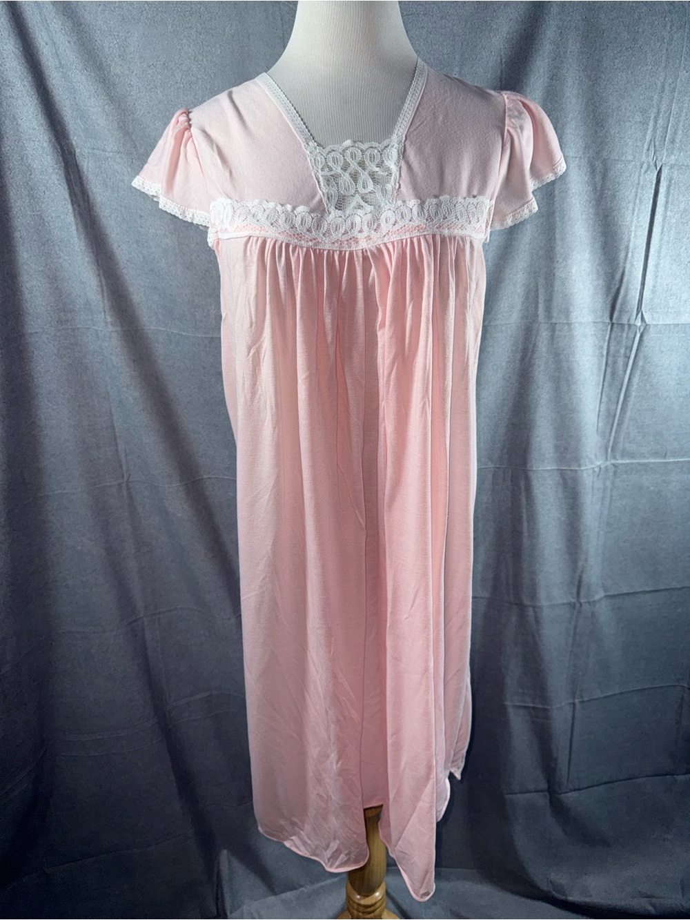 2557-Maternity Breastfeeding Women's Pink Lace-Trim Nightgown